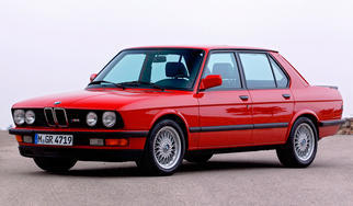  M5 (E28) 1985-1987