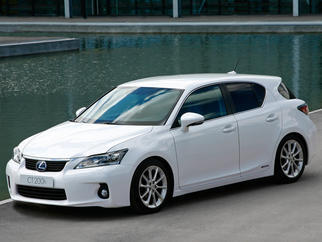  CT 200h  2011