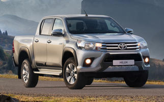  Hilux Double Cab VIII (Φέισλιφτ 2017)  2017