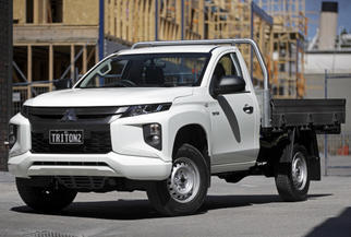  Triton V Single Cab Chassis (Φέισλιφτ 2019)  2019